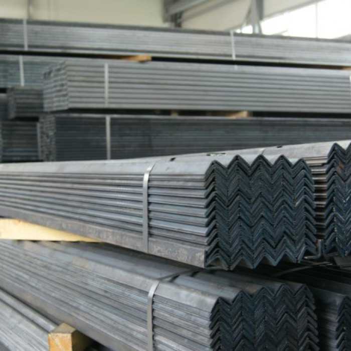 Уголок горячекатаный равнополочный 90х90х8 мм 12 м