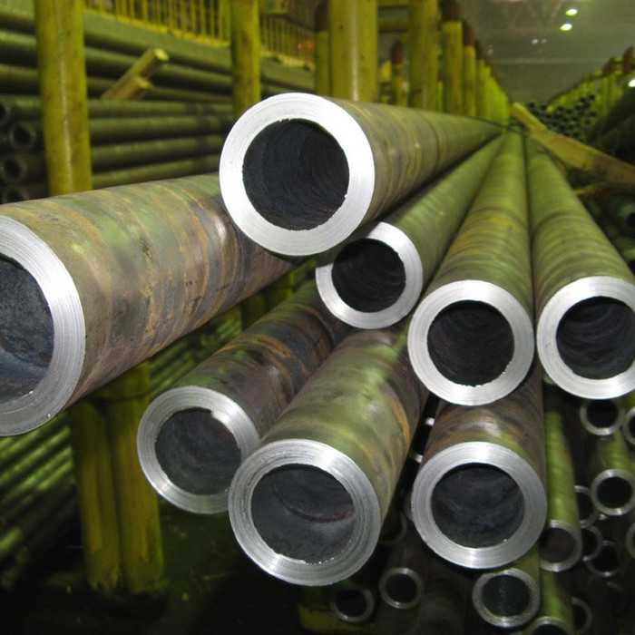 Труба бесшовная горячедеформированная 127х14 мм